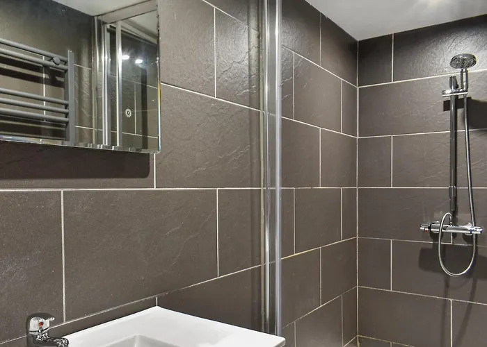 Box Tree - Uk47034 * Kirkby Lonsdale